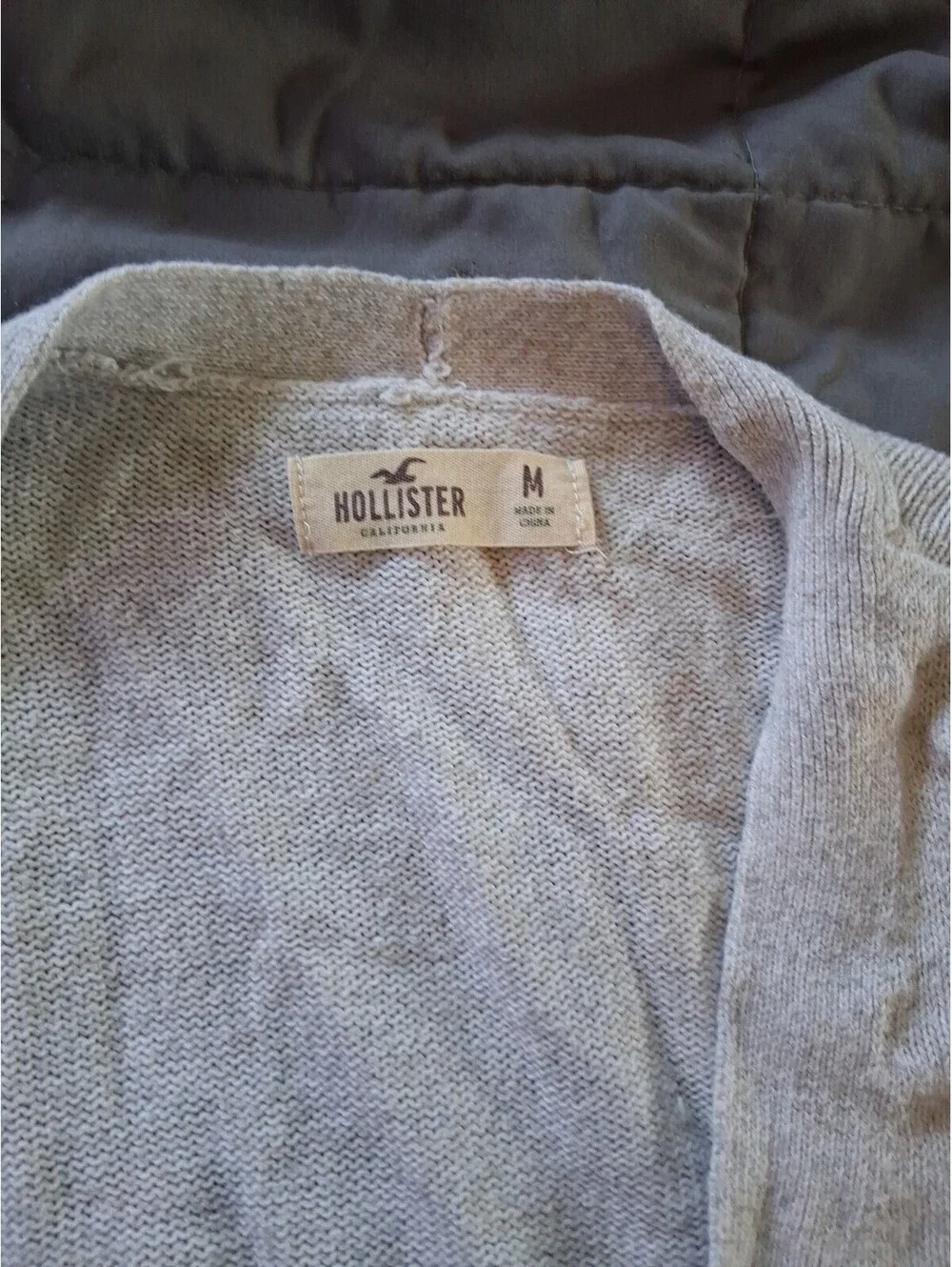 Hollister Cream Button Front Cardigan Sweater Size M Preppy Neutral Capsule E2